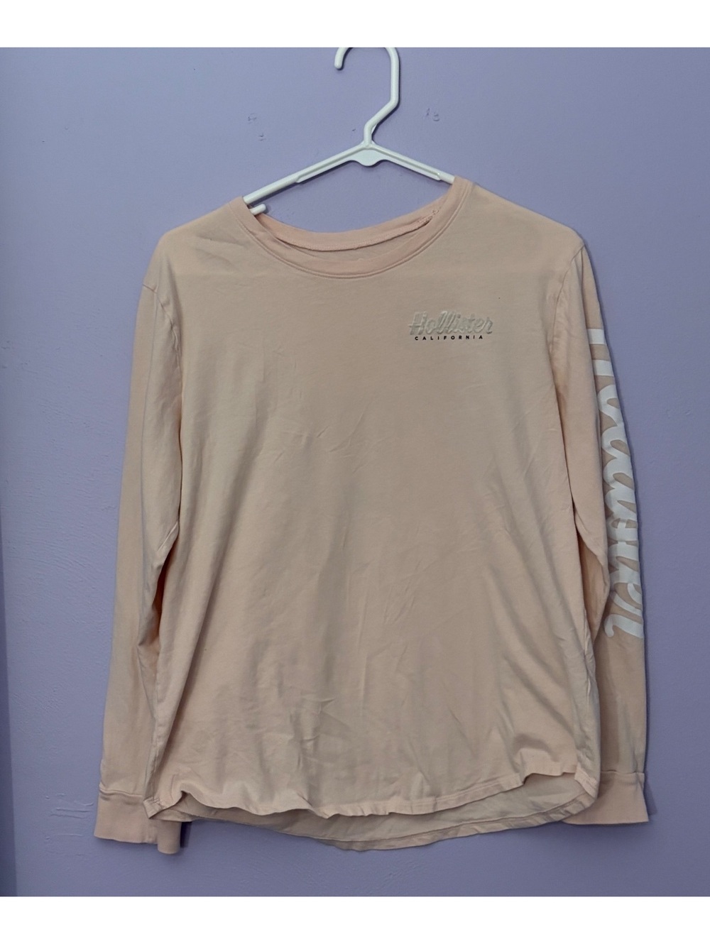 Hollister California Long Sleeve T-Shirt in Light Pink, Size M